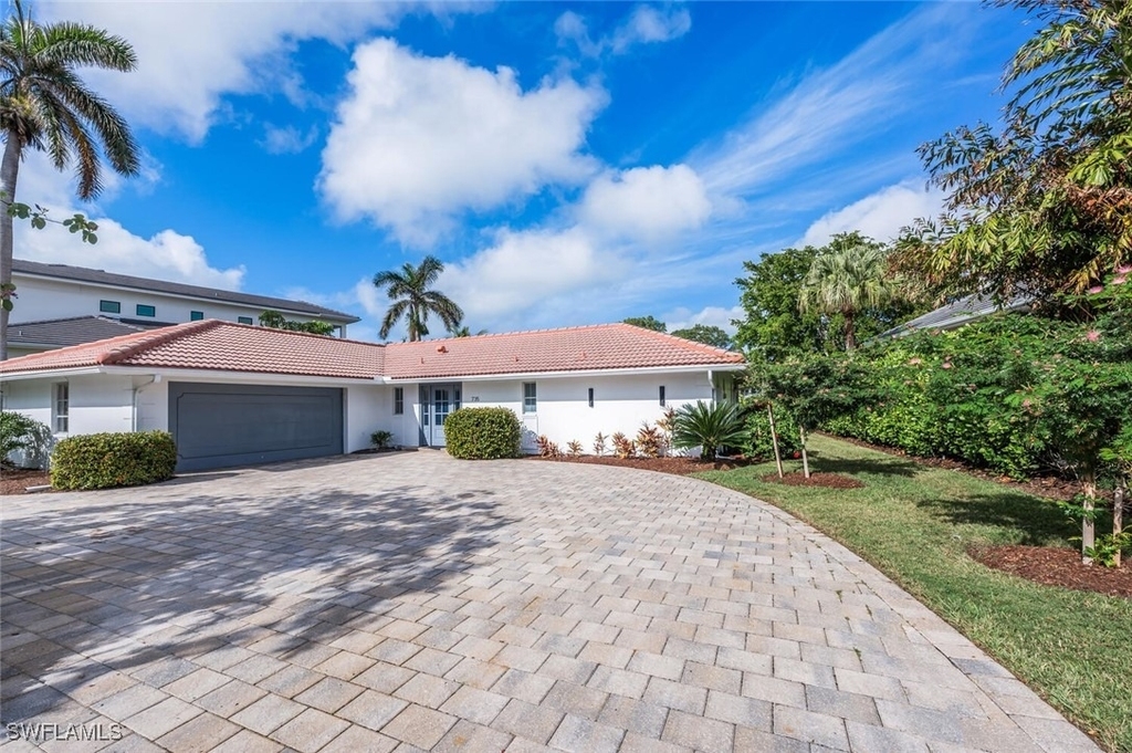 735 Parkview Lane - Photo 0