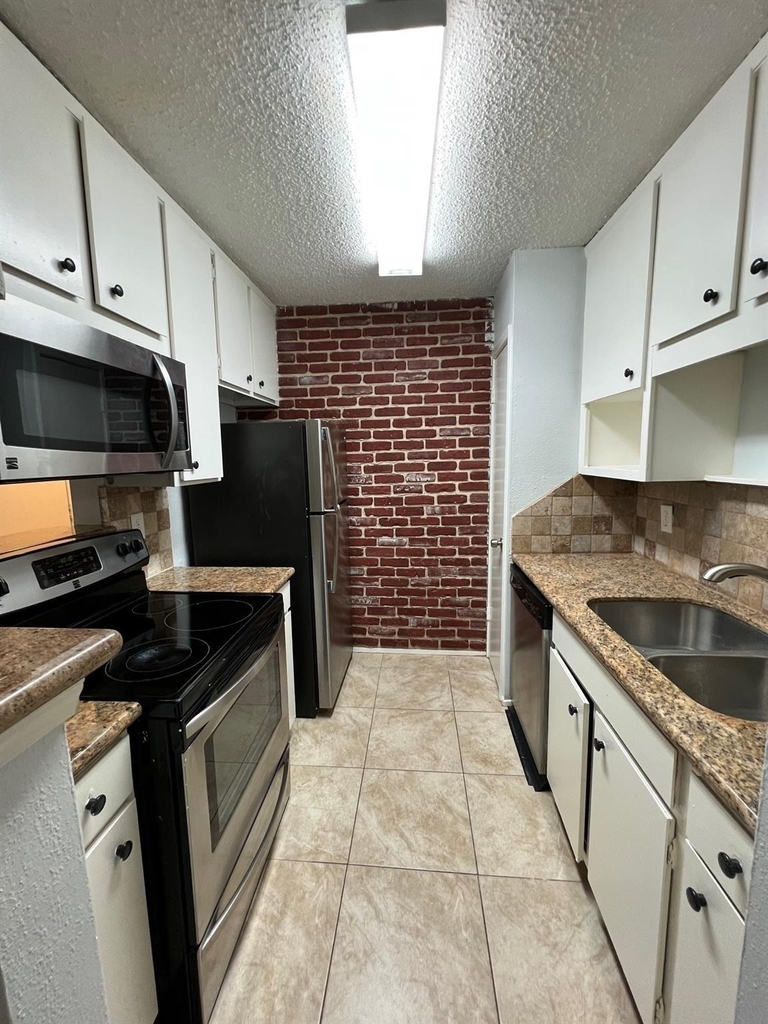 10047 Westpark Drive - Photo 14