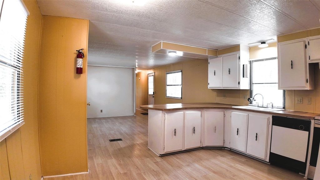 251 Oakdale Drive - Photo 10