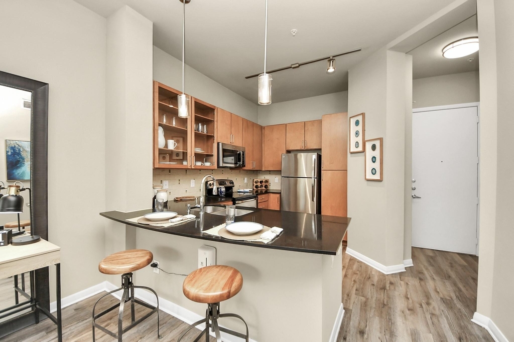 5455 Richmond Avenue - Photo 3