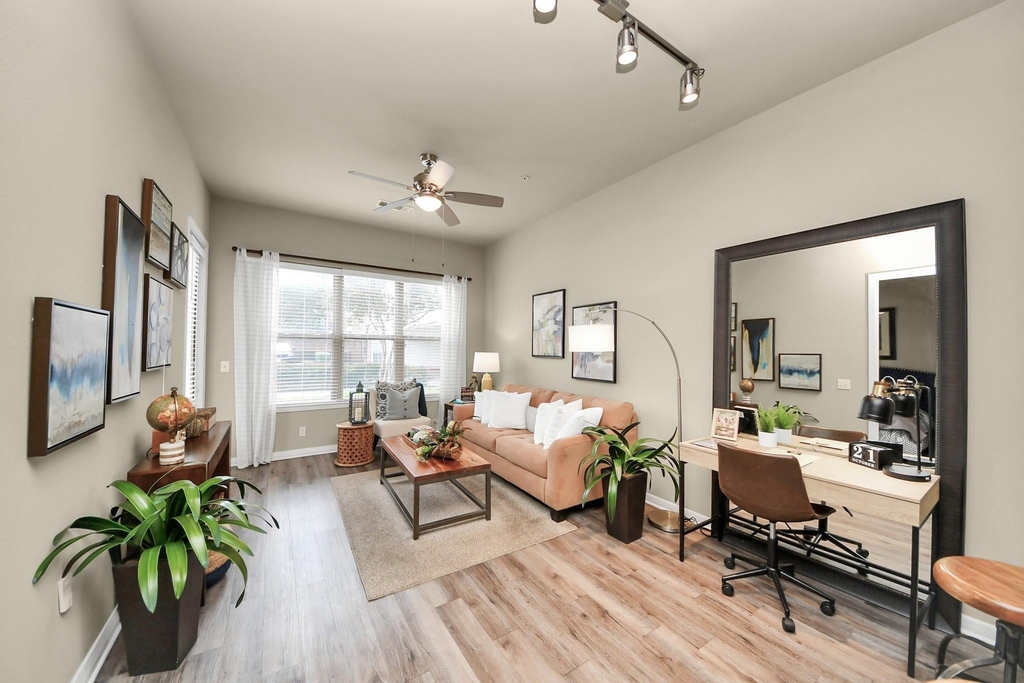 5455 Richmond Avenue - Photo 11
