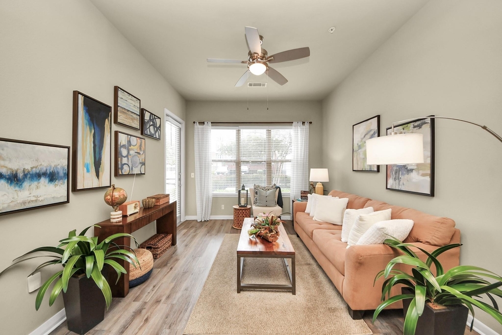5455 Richmond Avenue - Photo 15