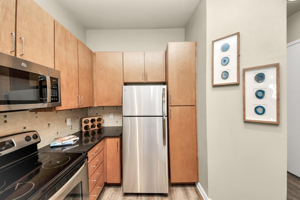 5455 Richmond Avenue - Photo 8