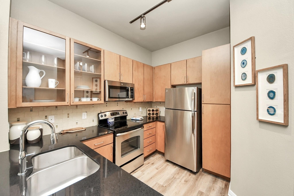 5455 Richmond Avenue - Photo 4