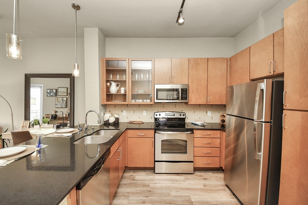 5455 Richmond Avenue - Photo 2