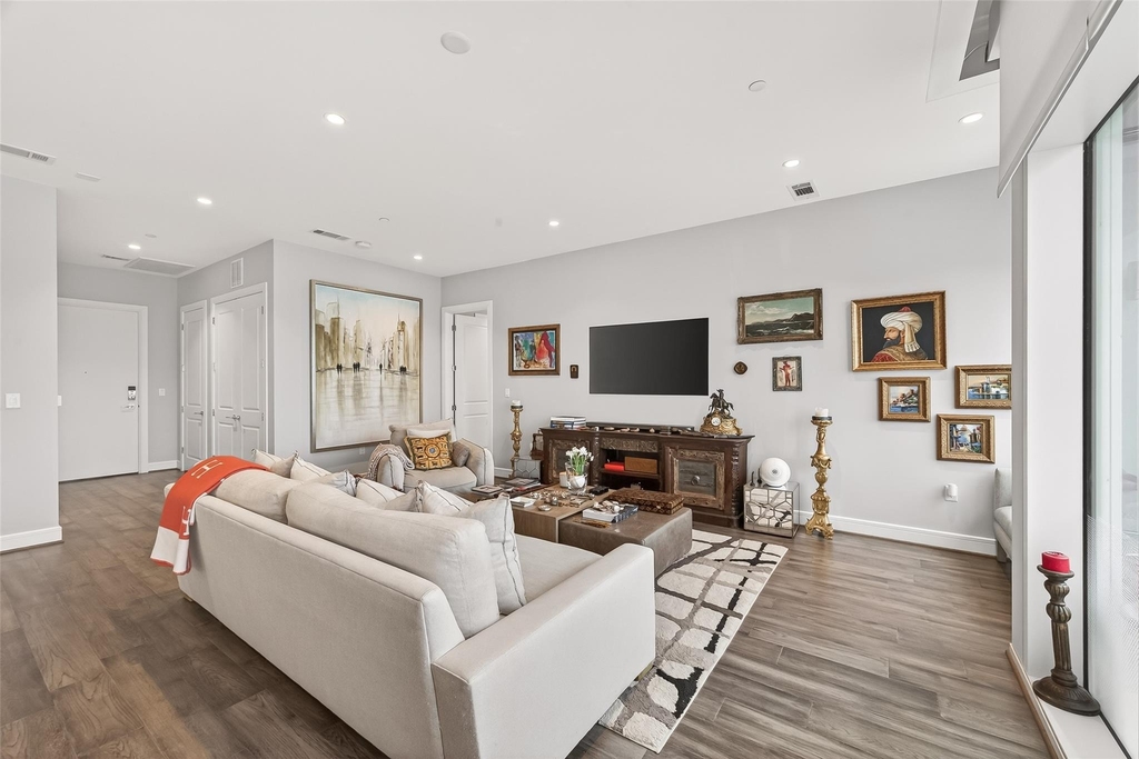 4521 San Felipe Street - Photo 2