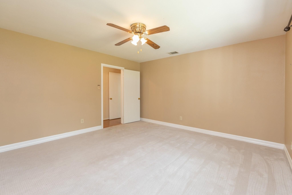 2623 Longleaf Pines Drive - Photo 17
