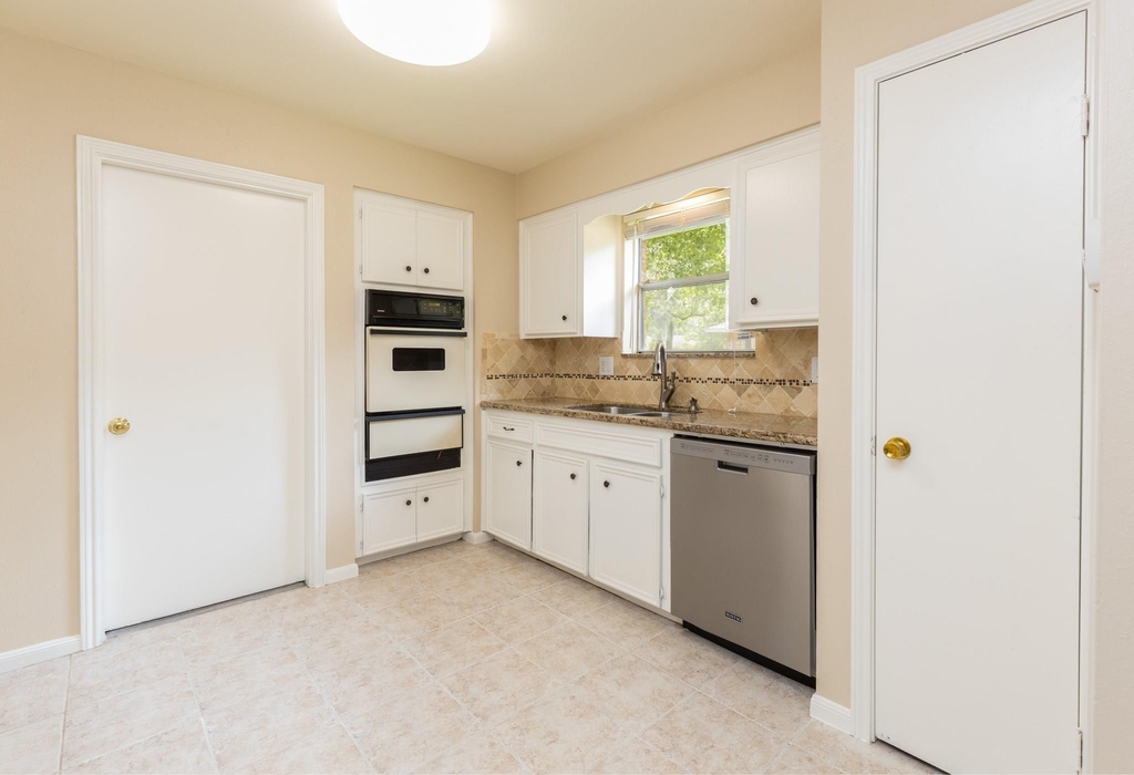 2623 Longleaf Pines Drive - Photo 11
