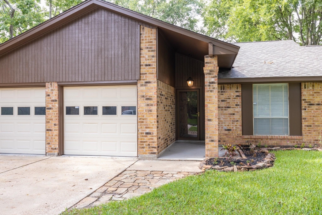 2623 Longleaf Pines Drive - Photo 2