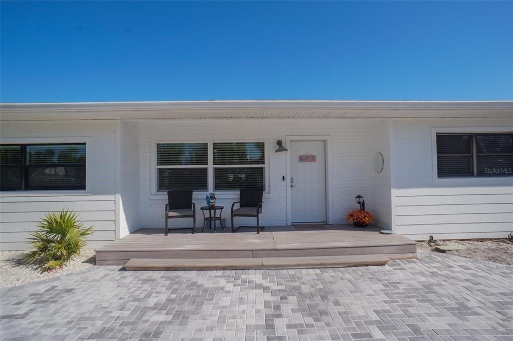 929 Lantana Avenue - Photo 1