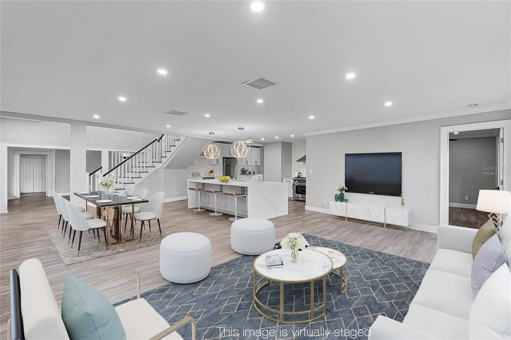 311 E 8th Avenue - Photo 3