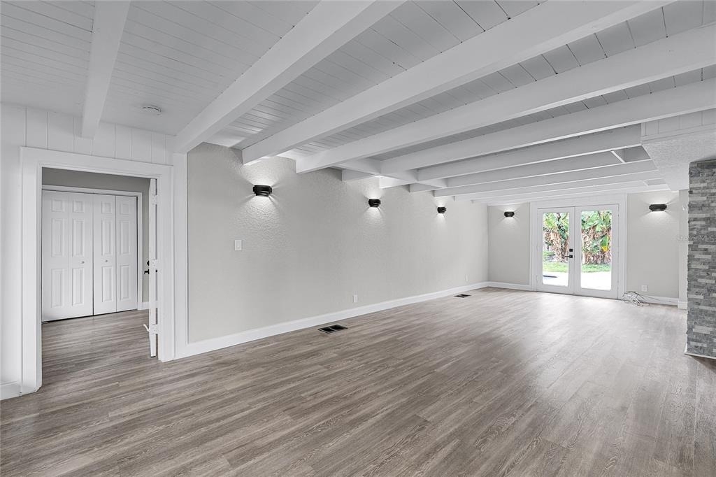 311 E 8th Avenue - Photo 24