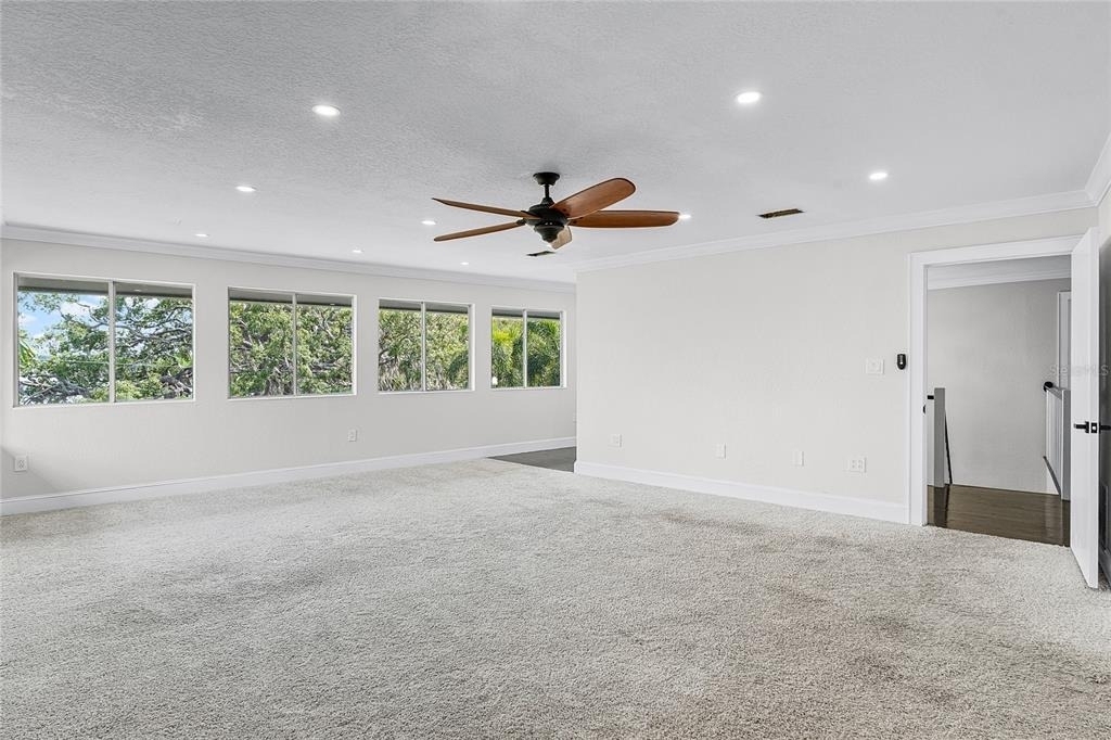 311 E 8th Avenue - Photo 11