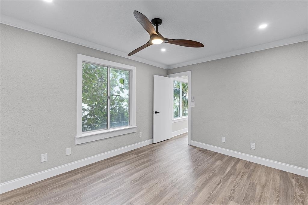 311 E 8th Avenue - Photo 28