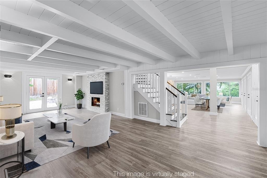 311 E 8th Avenue - Photo 5