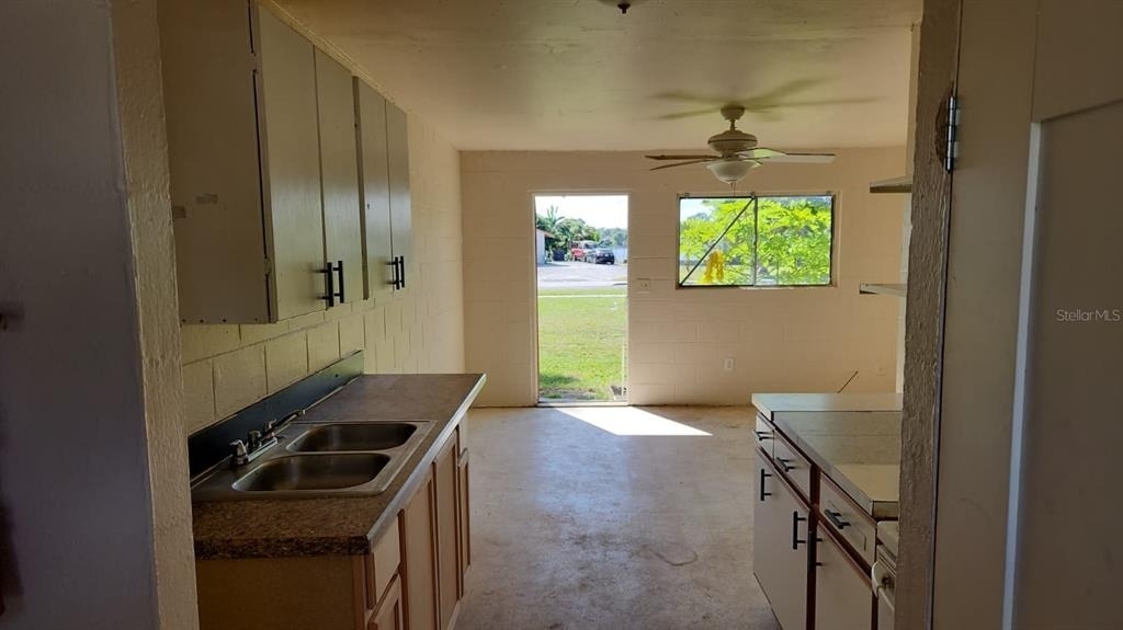 2222 W South Street - Photo 2