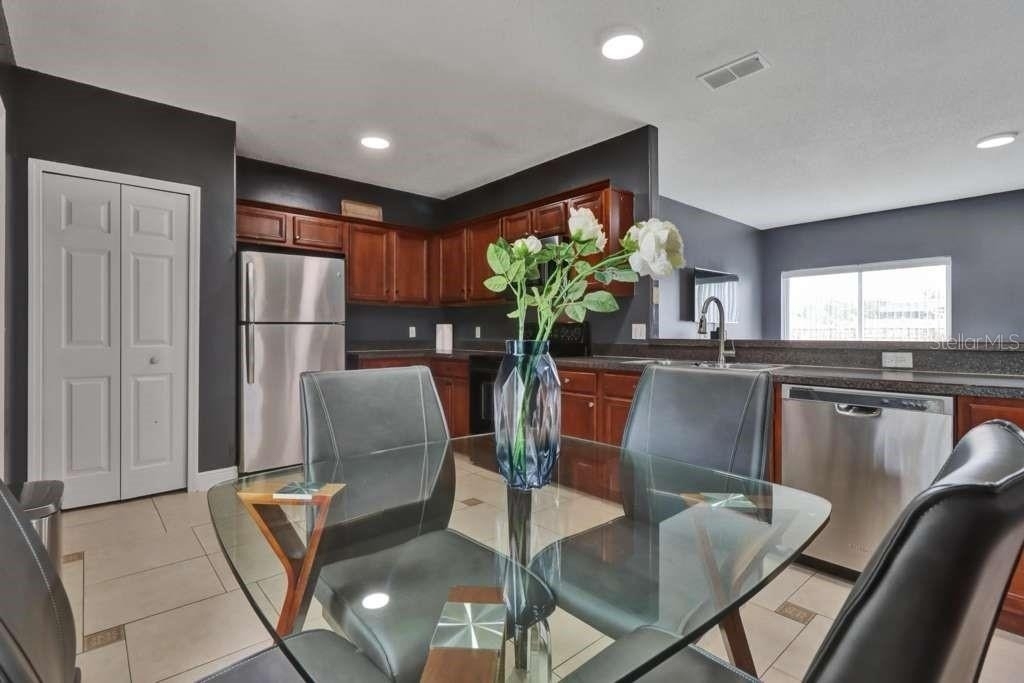 820 Grantham Drive - Photo 8