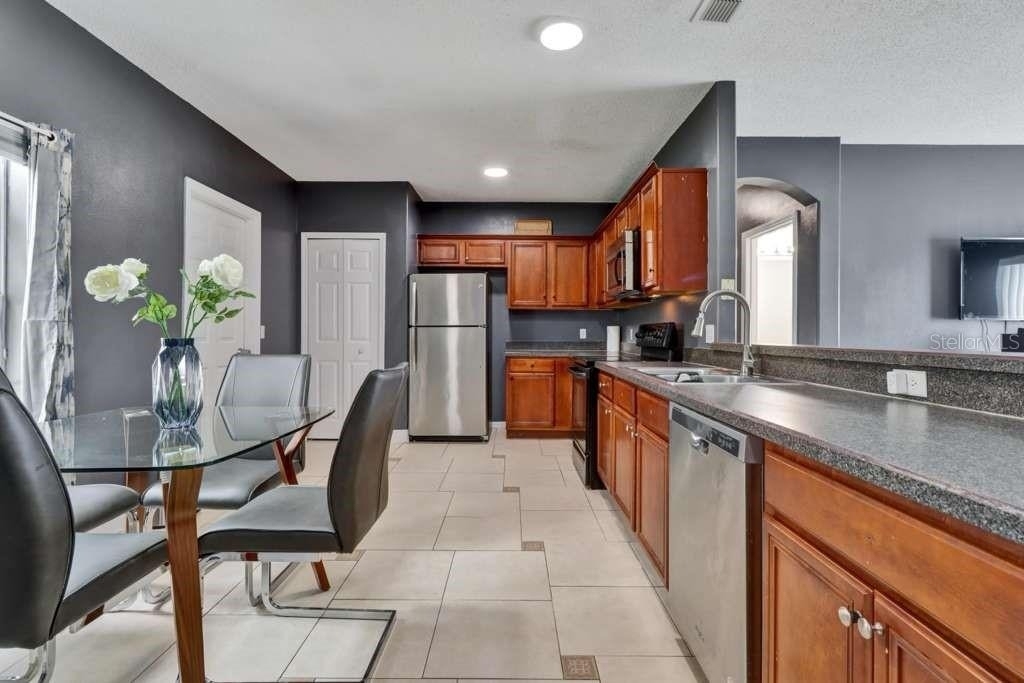 820 Grantham Drive - Photo 6