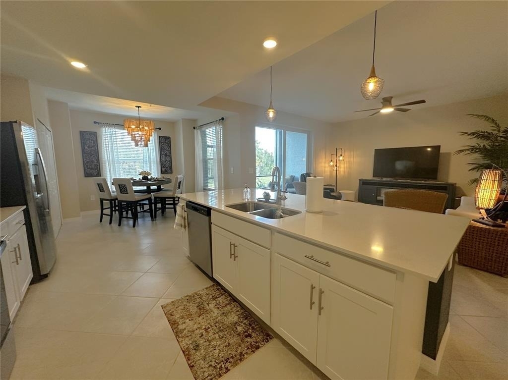 14221 Heritage Landing Boulevard - Photo 3
