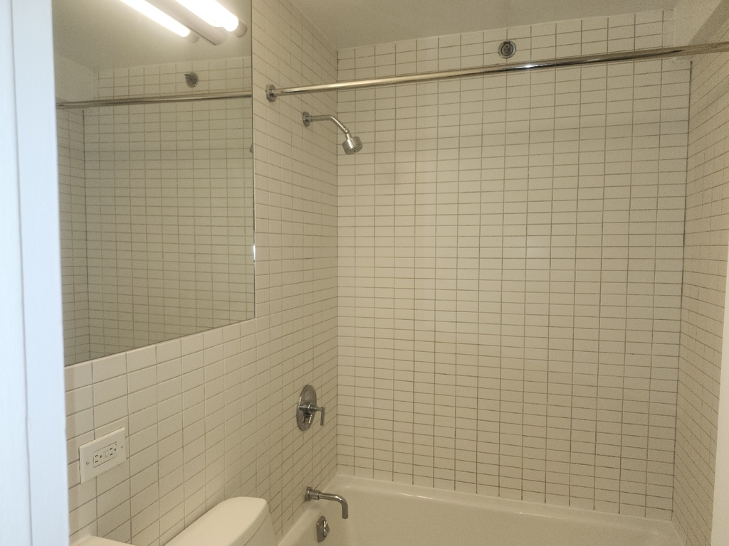 East 39th Street - Photo 8