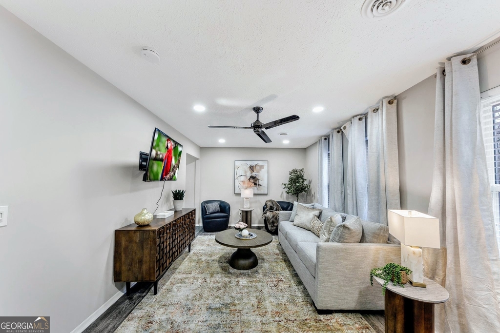 3715 Clearwater Drive - Photo 2