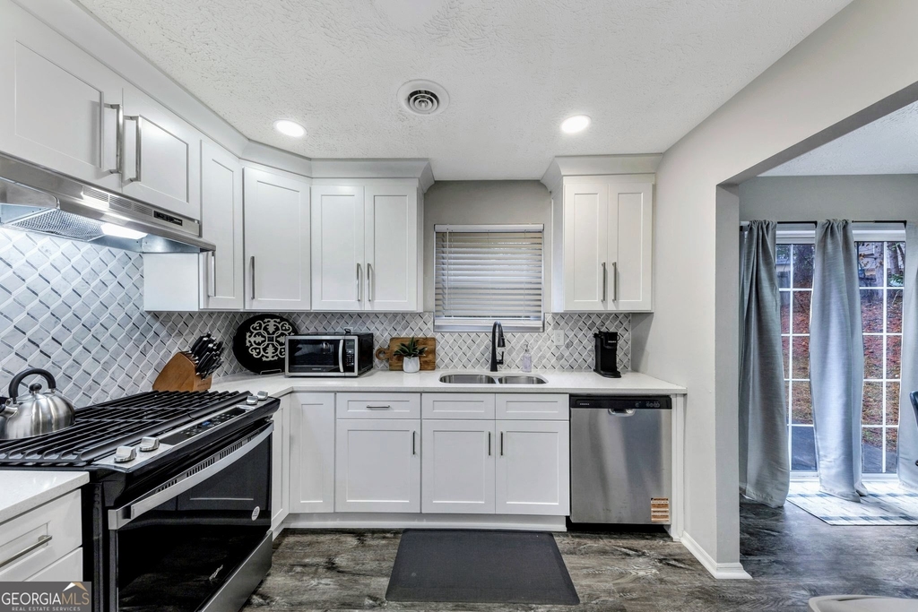 3715 Clearwater Drive - Photo 14