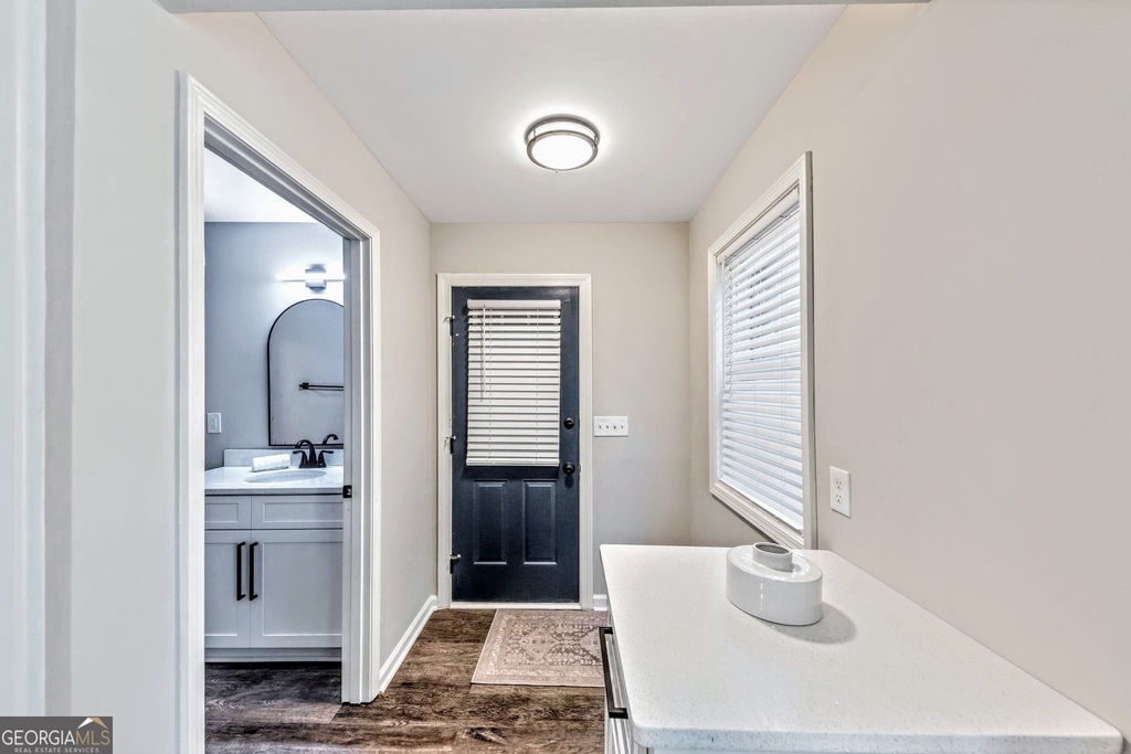 527 Charing Cross Drive - Photo 3