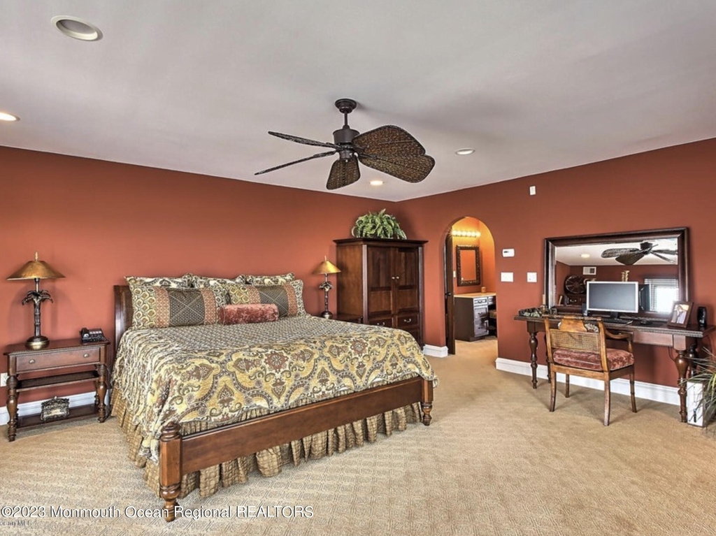 220 Pointe Drive - Photo 12