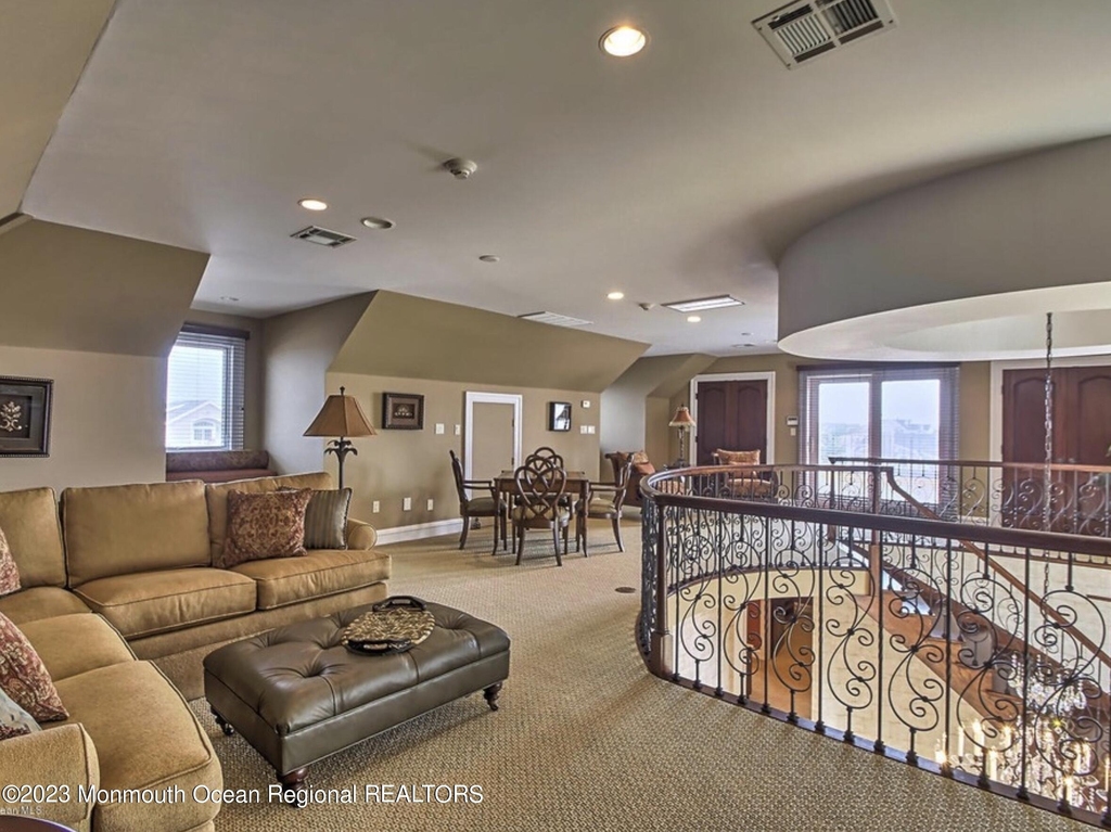 220 Pointe Drive - Photo 26