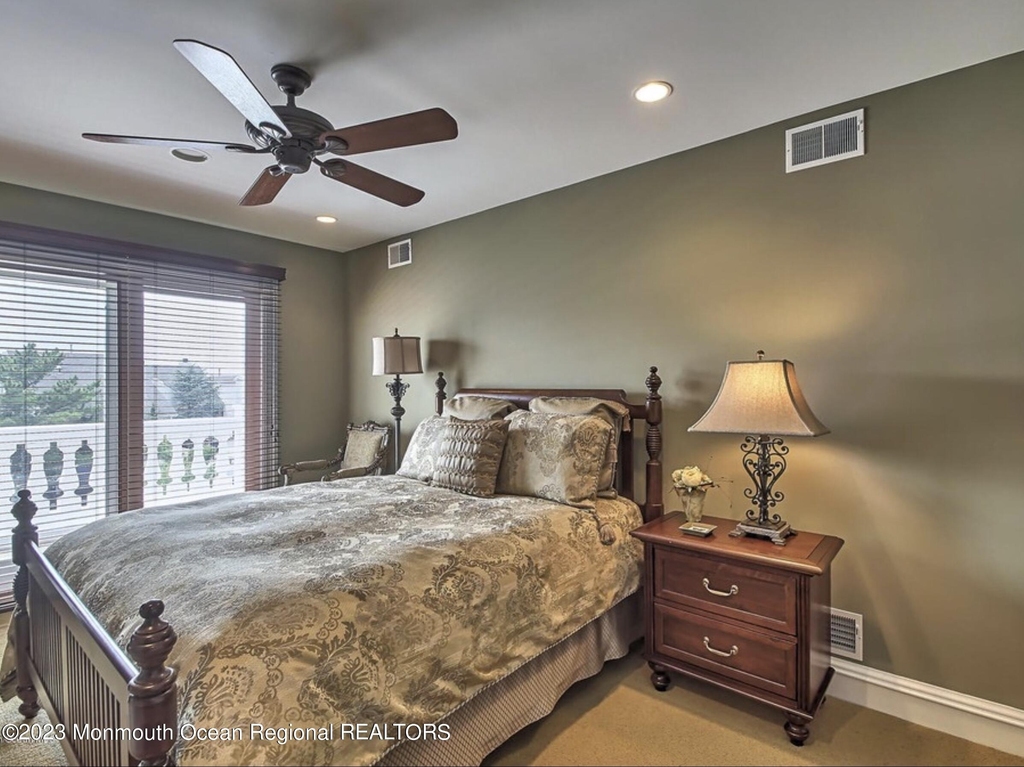 220 Pointe Drive - Photo 20