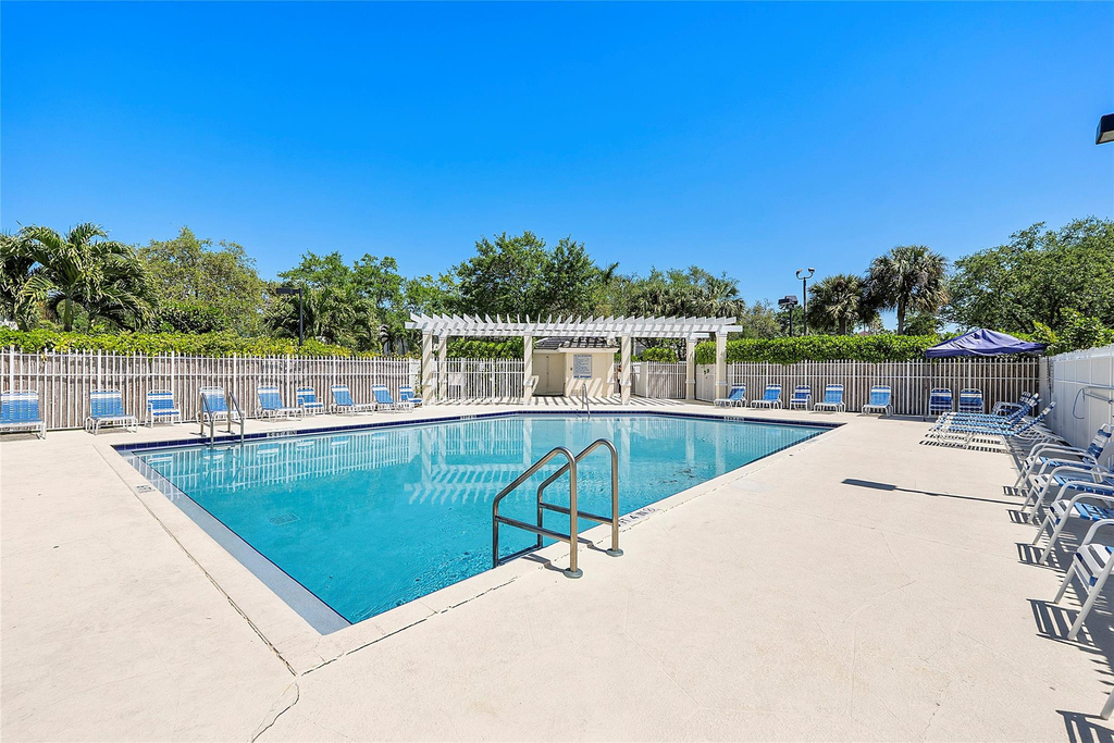 9914 Nw 56th Place - Photo 2