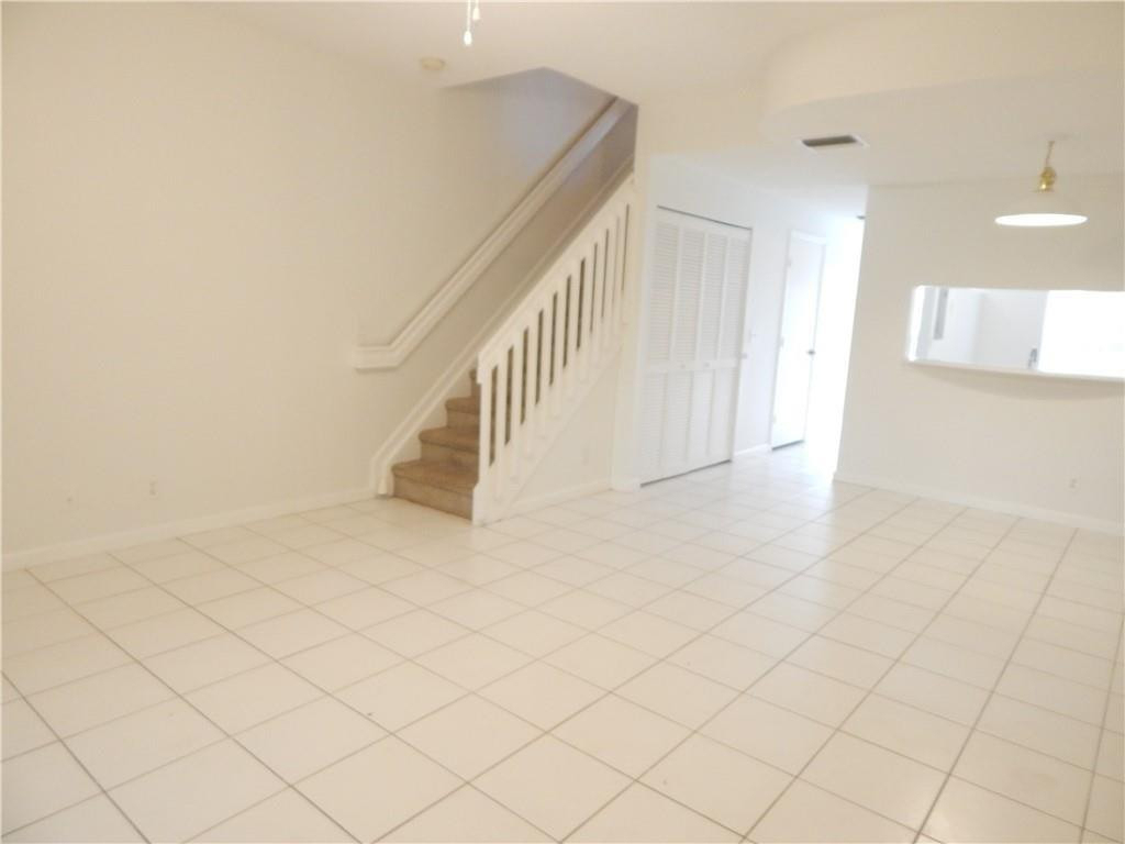 9914 Nw 56th Place - Photo 7