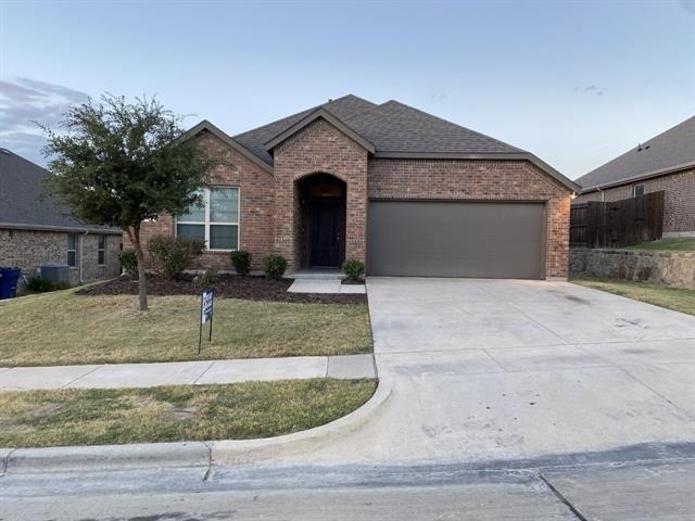 573 La Grange Drive - Photo 0