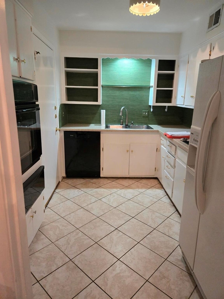 8604 Baltimore Drive - Photo 3