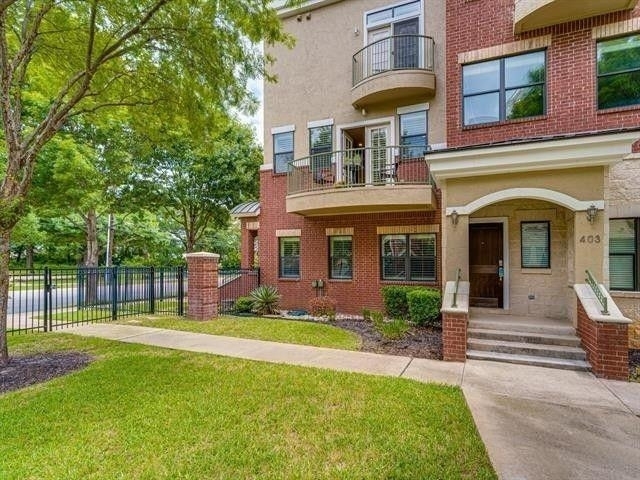 1207 Beaconsfield Lane - Photo 1