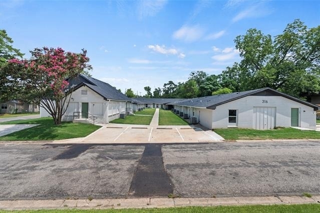 316 W 7th Street - Photo 9