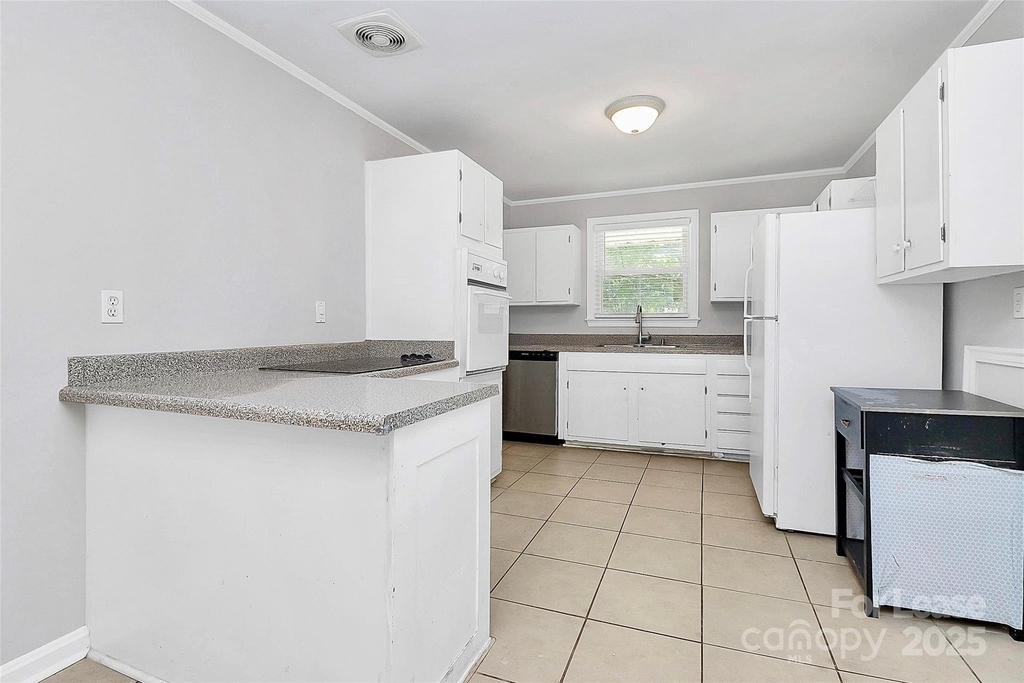 228 Seneca Place - Photo 11