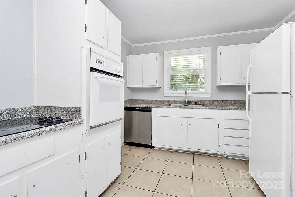 228 Seneca Place - Photo 14