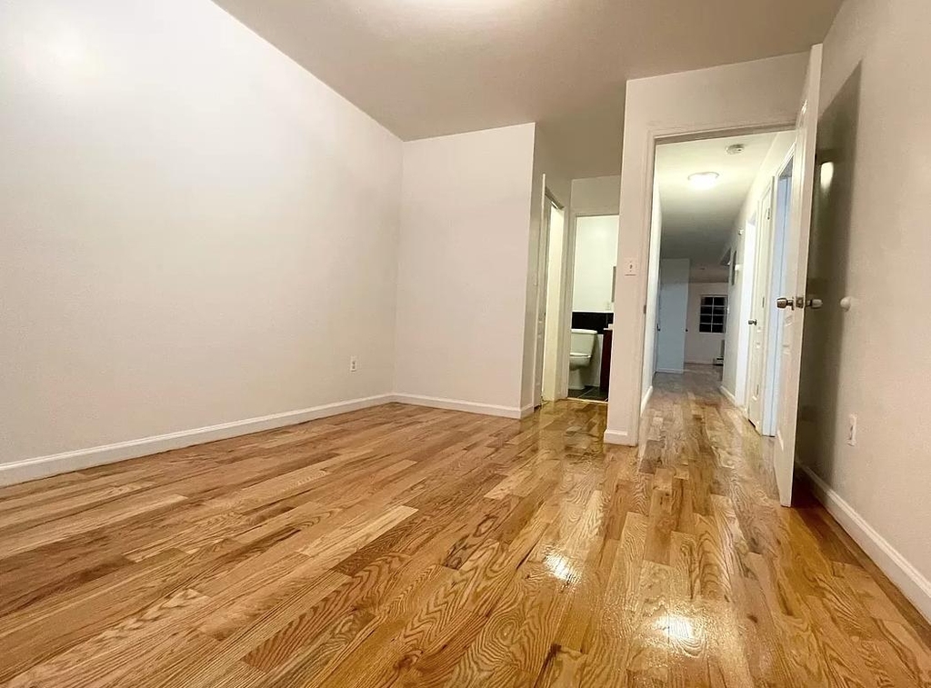 365 East 28th Street - Photo 2