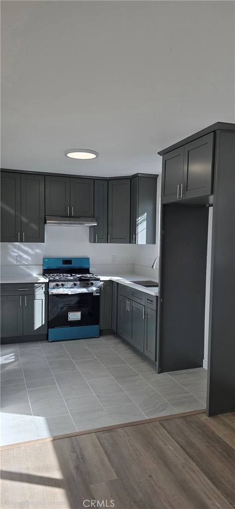 1428 E 54th - Photo 1