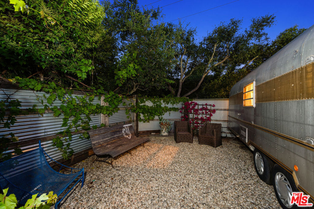 272 N Topanga - Photo 18