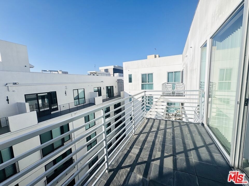 1241 5th Street - Photo 2