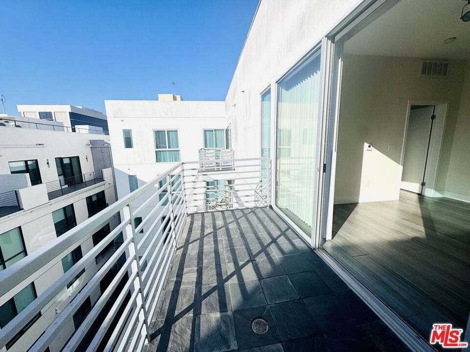 1241 5th Street - Photo 1
