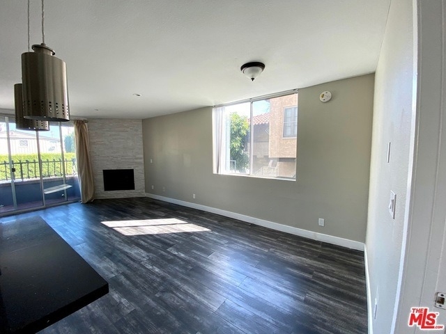 1529 S Bundy Drive - Photo 4