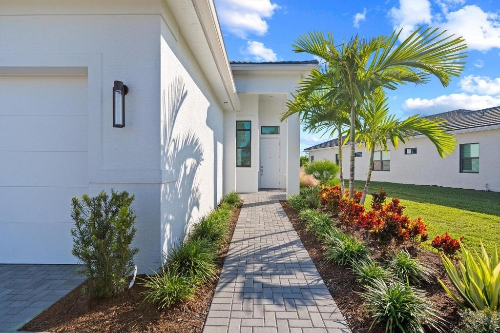 4823 Saint Armands Way - Photo 2