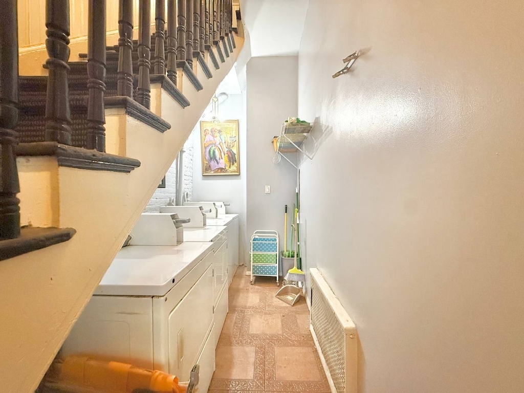 668 4th Avenue - Photo 7
