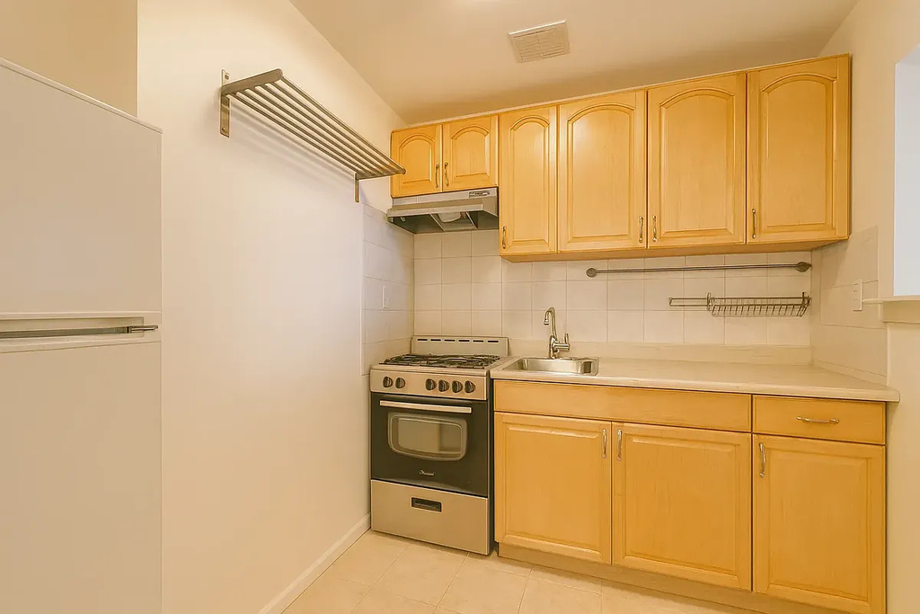 668 4th Avenue - Photo 2