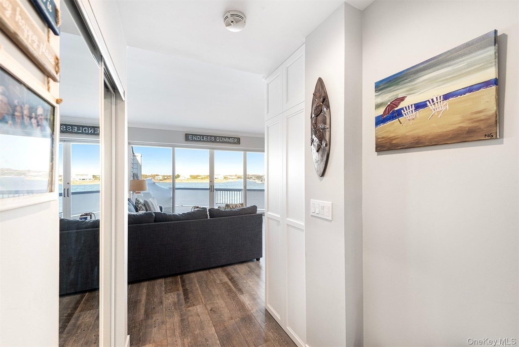 250 Dune Road - Photo 3