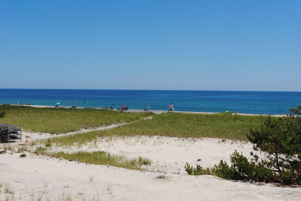 250 Dune Road - Photo 18