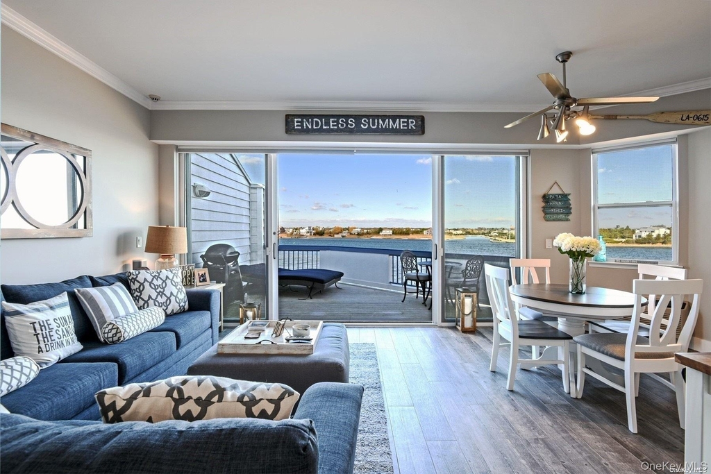 250 Dune Road - Photo 2